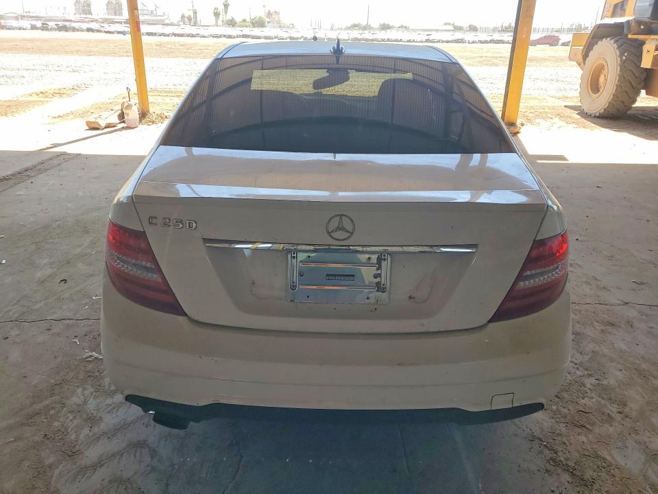Продажа на аукционе авто 2014 Mercedes-benz C, vin: WDDGF4HB9EG158836, номер лота: 55417316