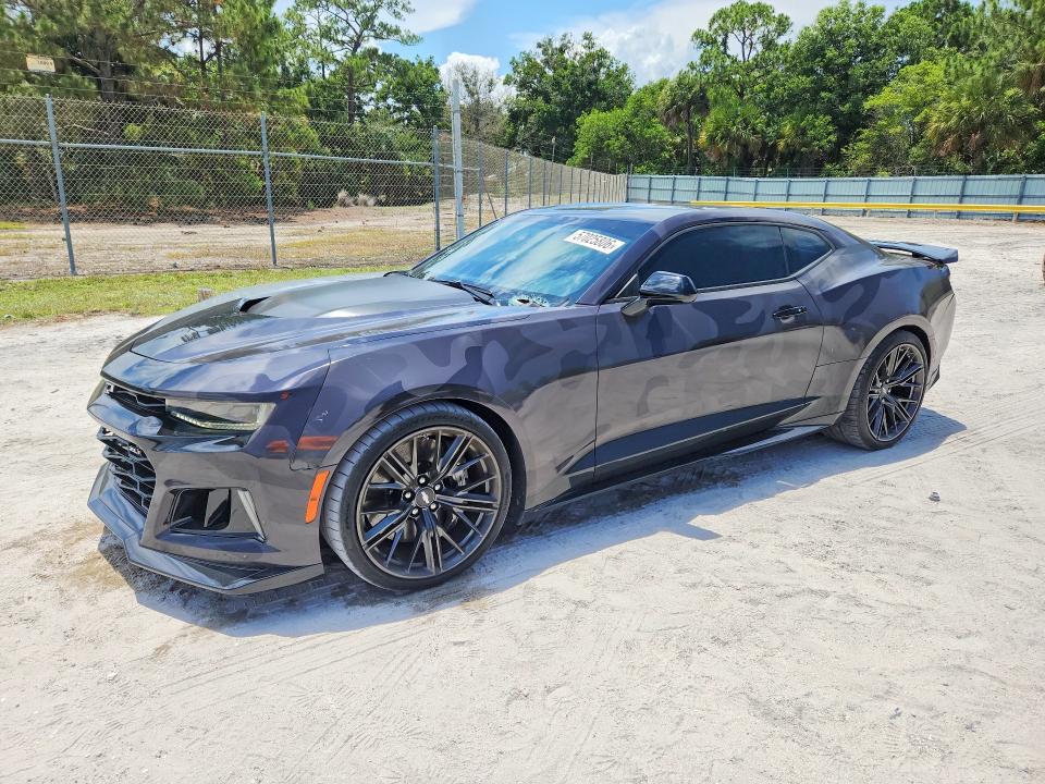 57025806 :رقم المزاد ، 1G1FK1R65H0198712 vin ، 2017 Chevrolet Camaro مزاد بيع