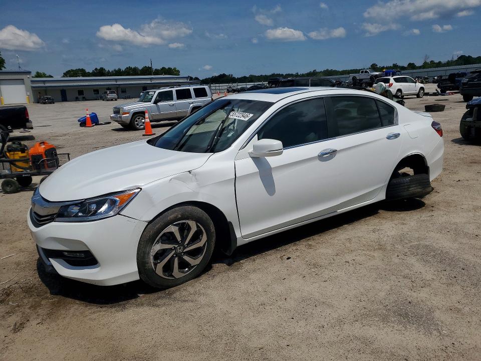 Auction sale of the 2016 Honda Accord, vin: 1HGCR2F84GA029695, lot number: 55722946
