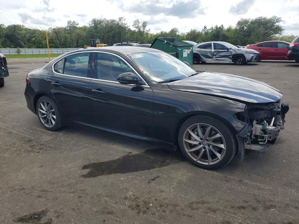 56109466 :رقم المزاد ، ZARFAEBN1H7556128 vin ، 2017 Alfa Romeo Giulia مزاد بيع