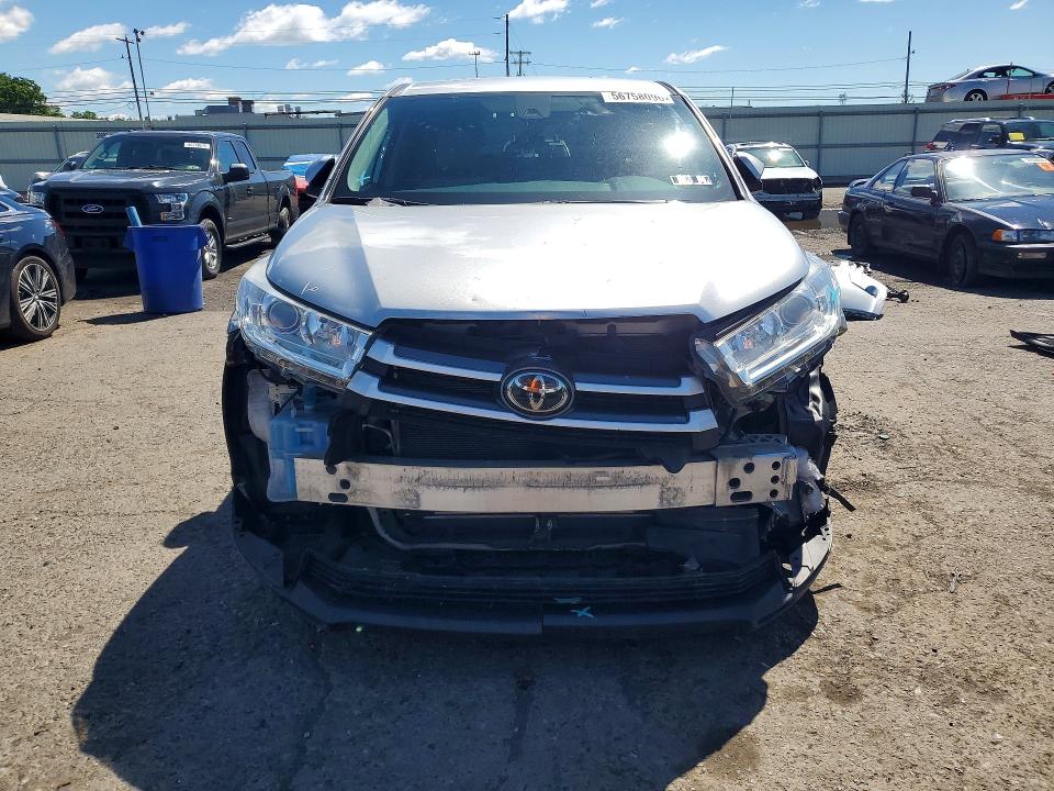56758096 :رقم المزاد ، 5TDBZRFH5KS967901 vin ، 2019 Toyota Highlander مزاد بيع