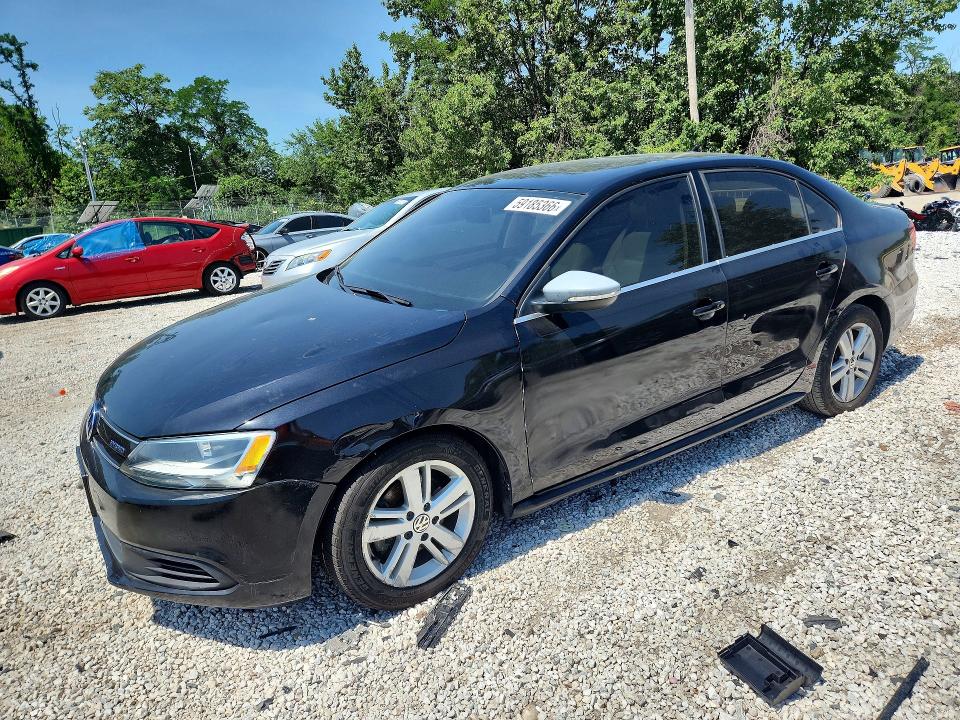 59185366 :رقم المزاد ، 3VW637AJ5DM227685 vin ، 2013 Volkswagen Jetta مزاد بيع