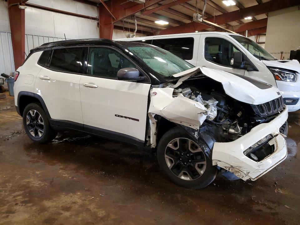 58483416 :رقم المزاد ، 3C4NJDDB2JT179247 vin ، 2018 Jeep Compass مزاد بيع