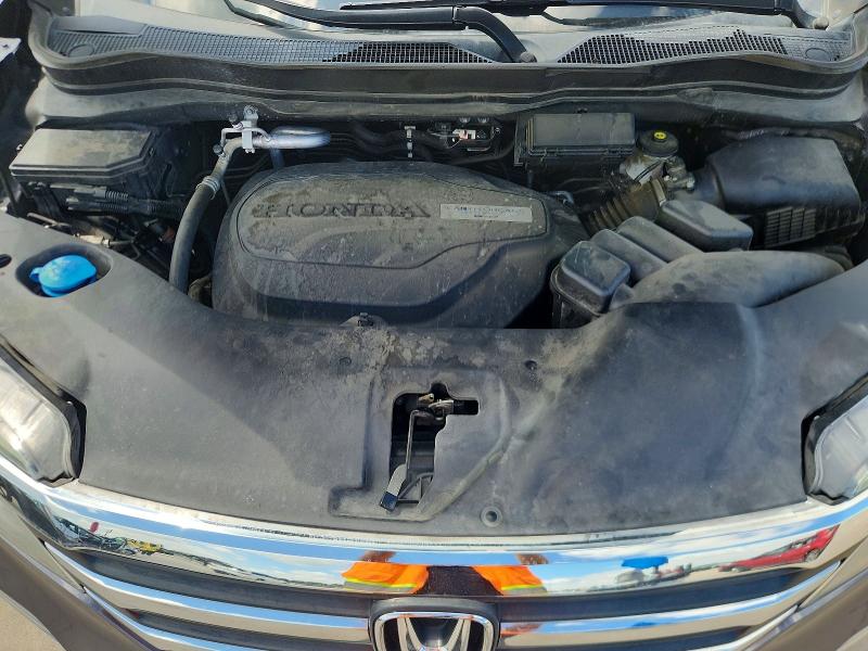 56588326 :رقم المزاد ، 5FNYF5H51JB010067 vin ، 2018 Honda Pilot مزاد بيع
