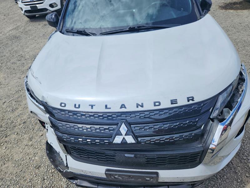 56032906 :رقم المزاد ، JA4J3UA82NZ078669 vin ، 2022 Mitsubishi Outlander مزاد بيع