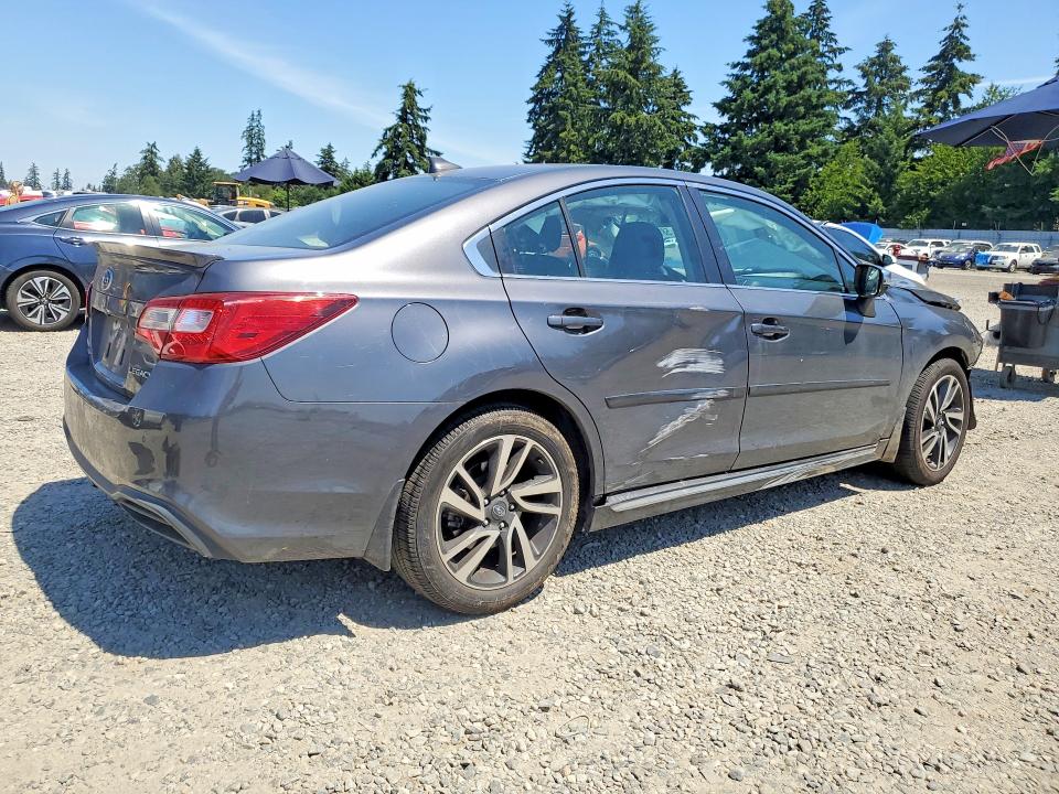 58733736 :رقم المزاد ، 4S3BNAS69J3011533 vin ، 2018 Subaru Legacy مزاد بيع