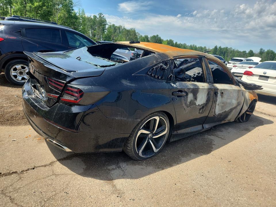 55288796 :رقم المزاد ، 1HGCV1F32JA801158 vin ، 2018 Honda Accord مزاد بيع