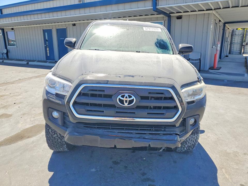 2017 Toyota Tacoma მანქანა იყიდება აუქციონზე, vin: 5TFSZ5AN1HX108751, აუქციონის ნომერი: 57972826