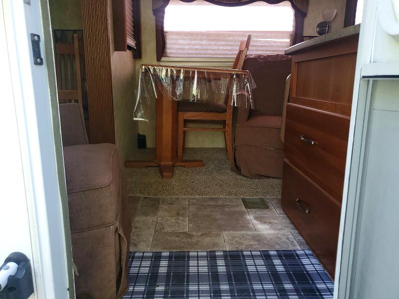 2010 Keystone Rv Cougar Fif მანქანა იყიდება აუქციონზე, vin: 4YDF27622A2506003, აუქციონის ნომერი: 50994506
