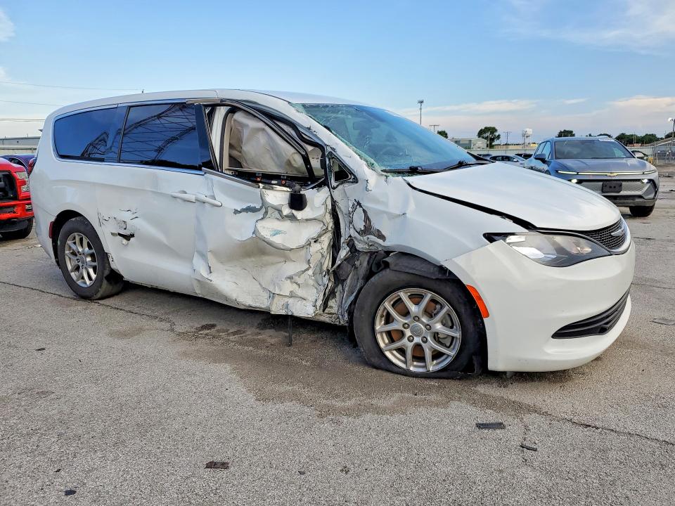 56867186 :رقم المزاد ، 2C4RC1CG4LR131276 vin ، 2020 Chrysler Voyager مزاد بيع