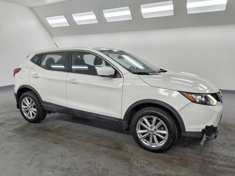 2017 Nissan Rogue Sport მანქანა იყიდება აუქციონზე, vin: JN1BJ1CP0HW021804, აუქციონის ნომერი: 55765306