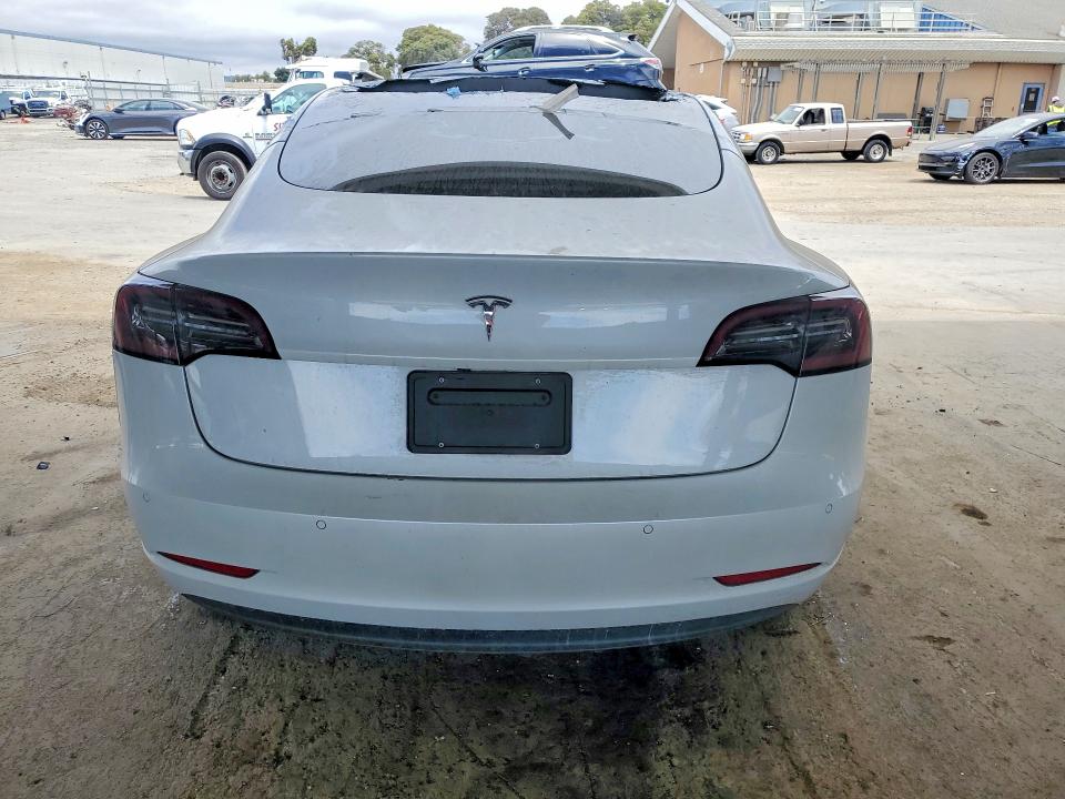 59181546 :رقم المزاد ، 5YJ3E1EA3NF112256 vin ، 2022 Tesla Model 3 مزاد بيع