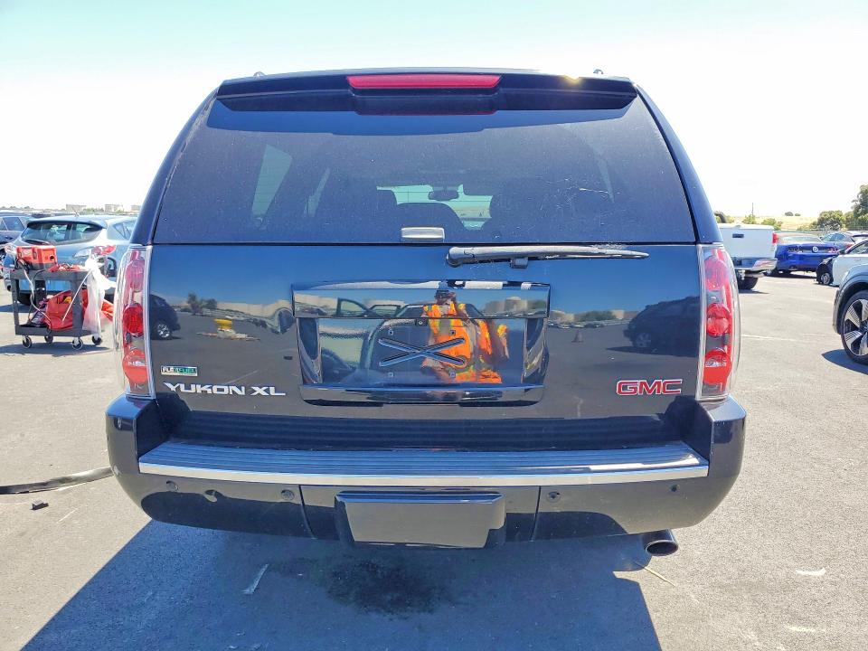 56258846 :رقم المزاد ، 1GKS1MEF3BR226255 vin ، 2011 Gmc Yukon Xl مزاد بيع