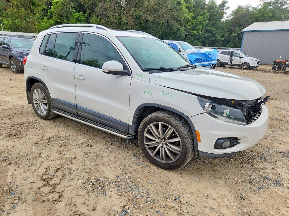 2014 Volkswagen Tiguan მანქანა იყიდება აუქციონზე, vin: WVGAV3AX1EW540878, აუქციონის ნომერი: 57573716
