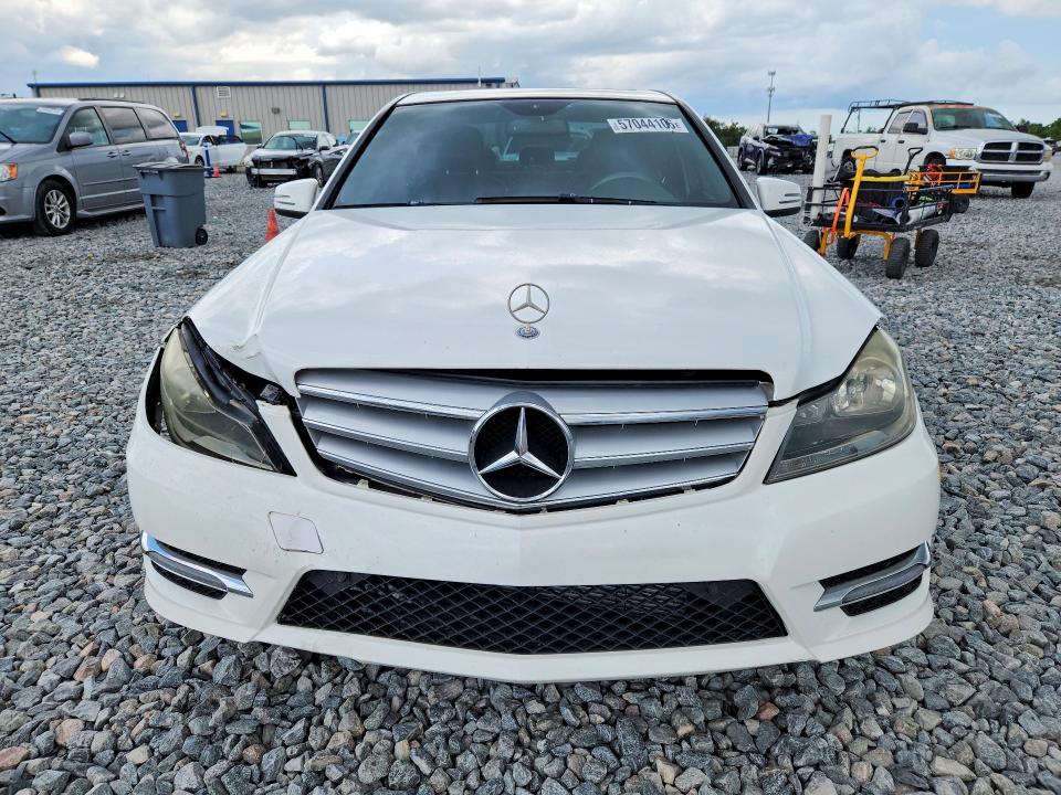 57044106 :رقم المزاد ، WDDGF4HB4DR299929 vin ، 2013 Mercedes-benz C مزاد بيع