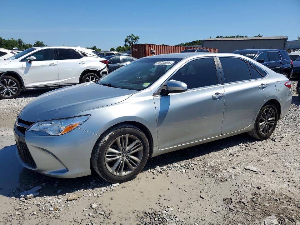 55734096 :رقم المزاد ، 4T1BF1FK7FU483456 vin ، 2015 Toyota Camry مزاد بيع