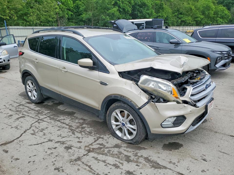 57211526 :رقم المزاد ، 1FMCU9GD2JUA40424 vin ، 2018 Ford Escape مزاد بيع