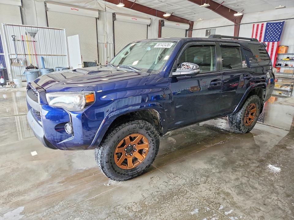 56142436 :رقم المزاد ، JTEBU5JR5H5445545 vin ، 2017 Toyota 4runner مزاد بيع