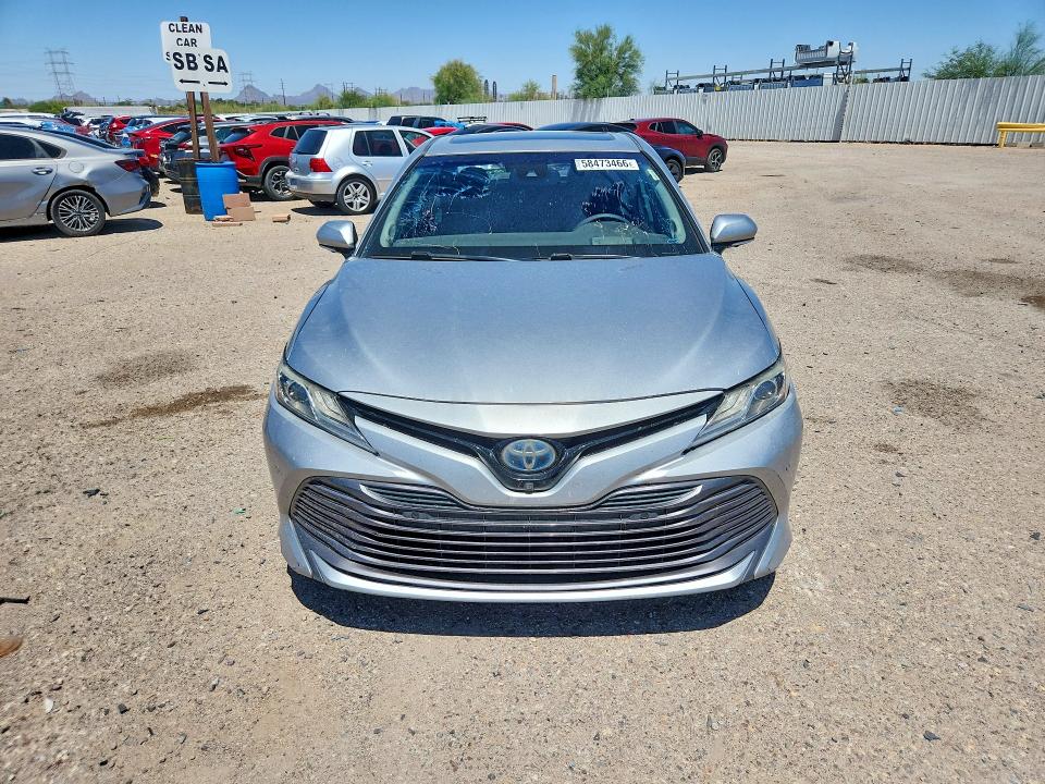 2018 Toyota Camry Hybrid მანქანა იყიდება აუქციონზე, vin: 4T1B21HK4JU008851, აუქციონის ნომერი: 58473466