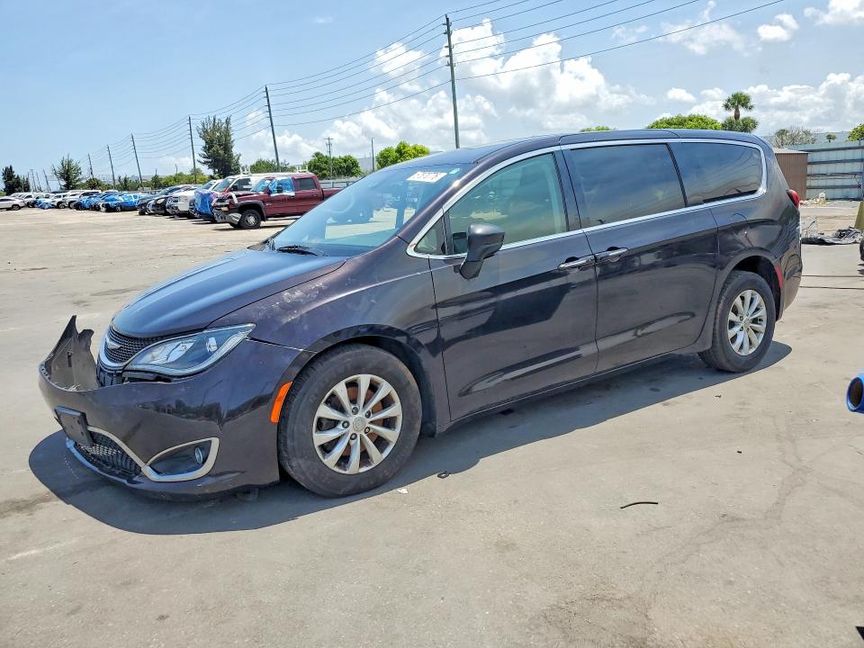 Auction sale of the 2018 Chrysler Pacifica, vin: 2C4RC1FG2JR279144, lot number: 57870776