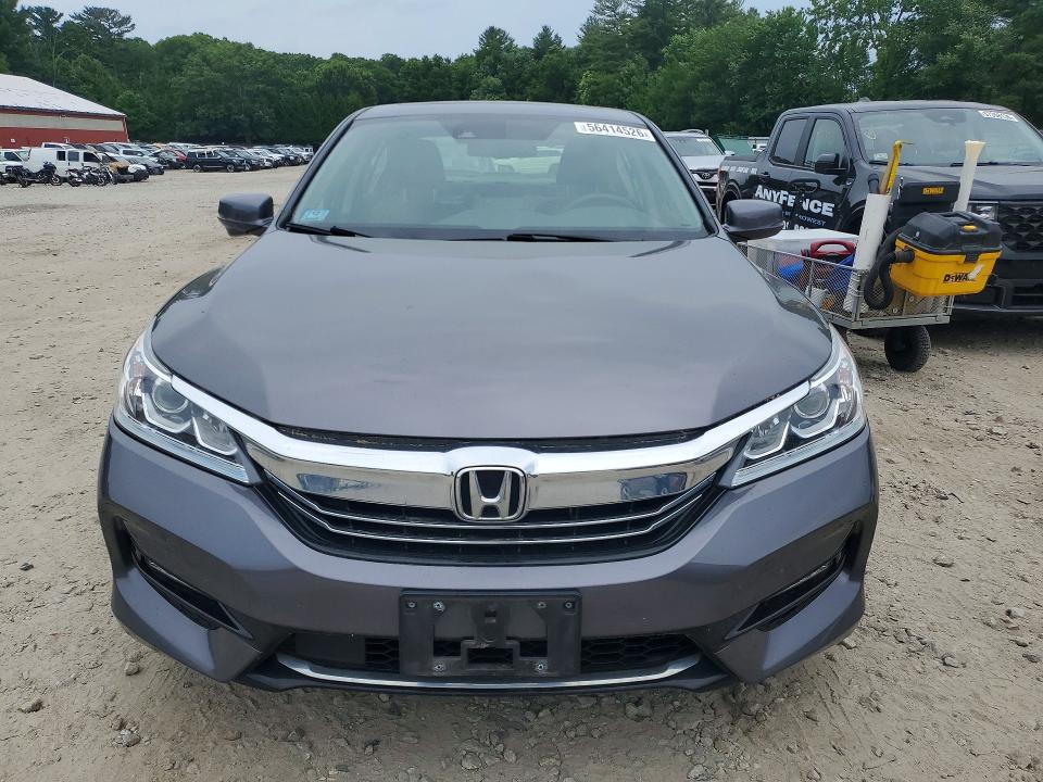 56414526 :رقم المزاد ، JHMCR6F58HC009384 vin ، 2017 Honda Accord مزاد بيع