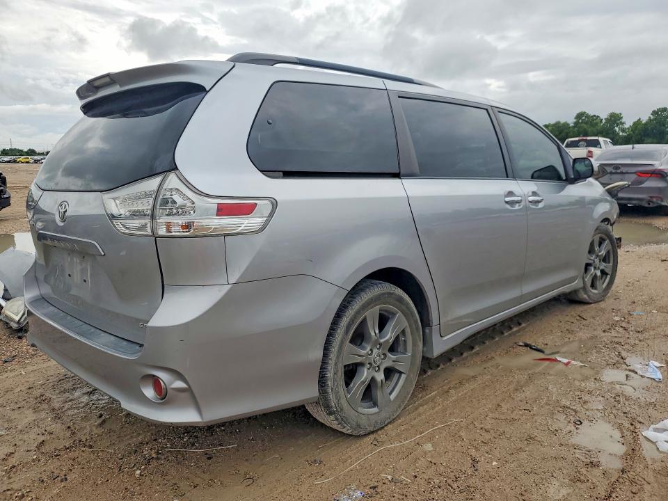 Продажа на аукционе авто 2018 Toyota Sienna, vin: 5TDXZ3DC0JS909462, номер лота: 57403336