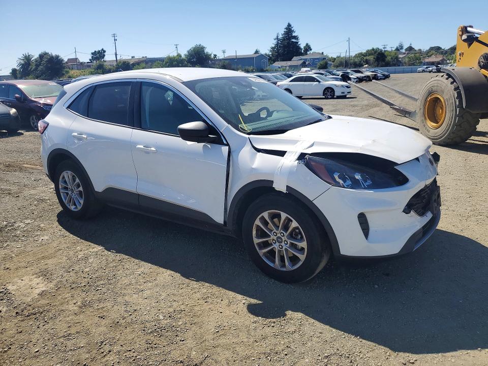 Продажа на аукционе авто 2022 Ford Escape, vin: 1FMCU0G67NUB63204, номер лота: 54682106