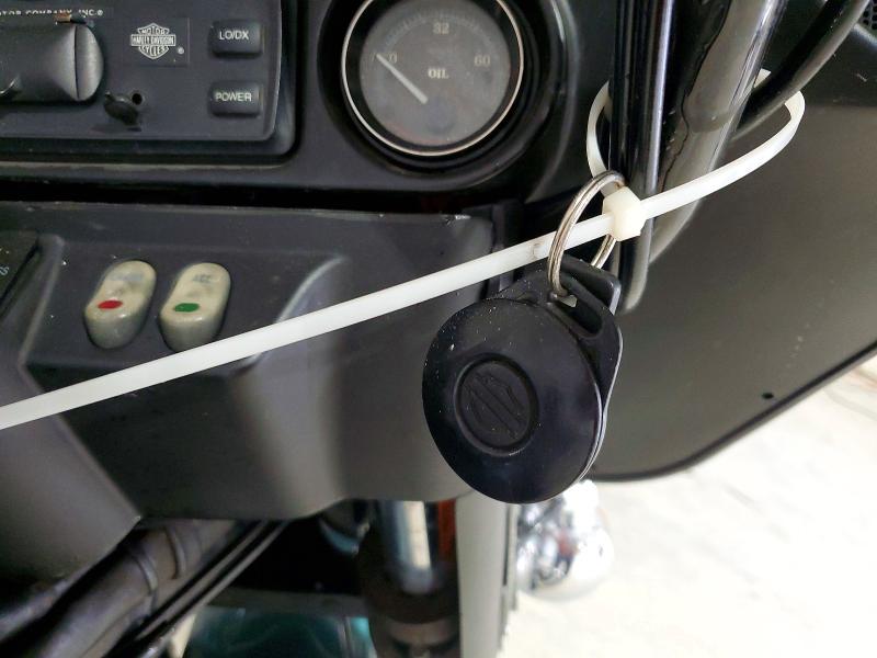 2002 Harley-davidson Flhtcui მანქანა იყიდება აუქციონზე, vin: 1HD1FCW142Y617974, აუქციონის ნომერი: 58993726