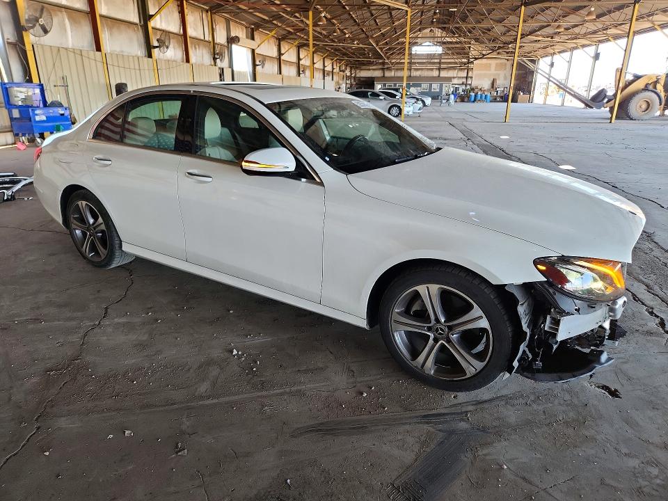 59332896 :رقم المزاد ، WDDZF4JB6KA658678 vin ، 2019 Mercedes-benz E مزاد بيع