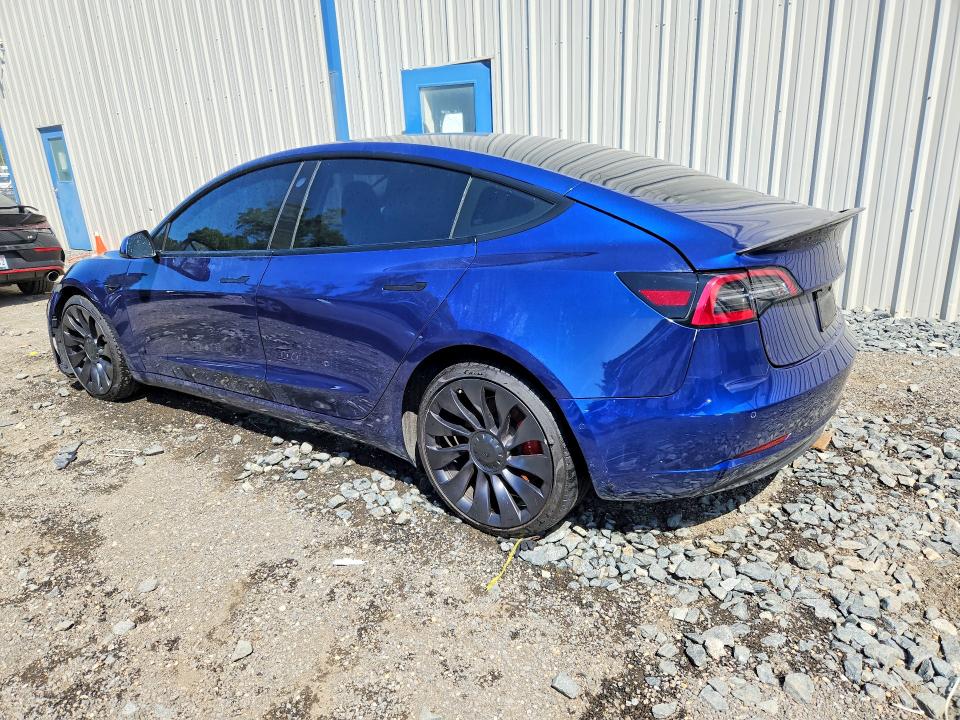 56104476 :رقم المزاد ، 5YJ3E1EC6NF321735 vin ، 2022 Tesla Model 3 مزاد بيع