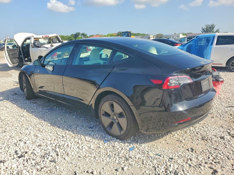 58221876 :رقم المزاد ، 5YJ3E1EB3NF261906 vin ، 2022 Tesla Model 3 مزاد بيع