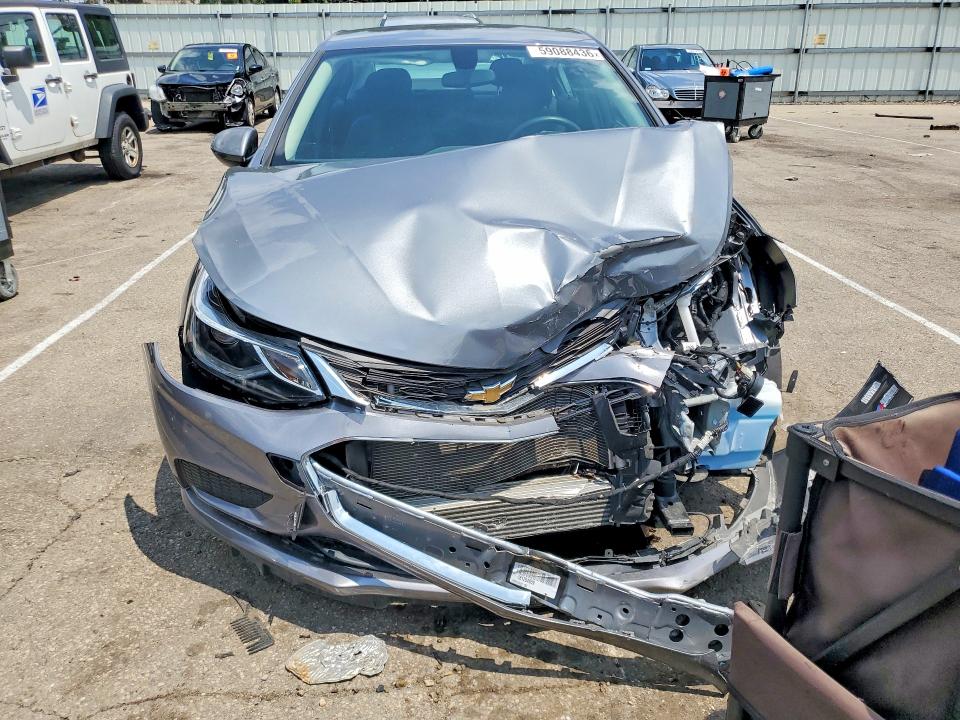 Продаж на аукціоні авто 2018 Chevrolet Cruze, vin: 1G1BE5SM2J7204758, номер лоту: 59088436