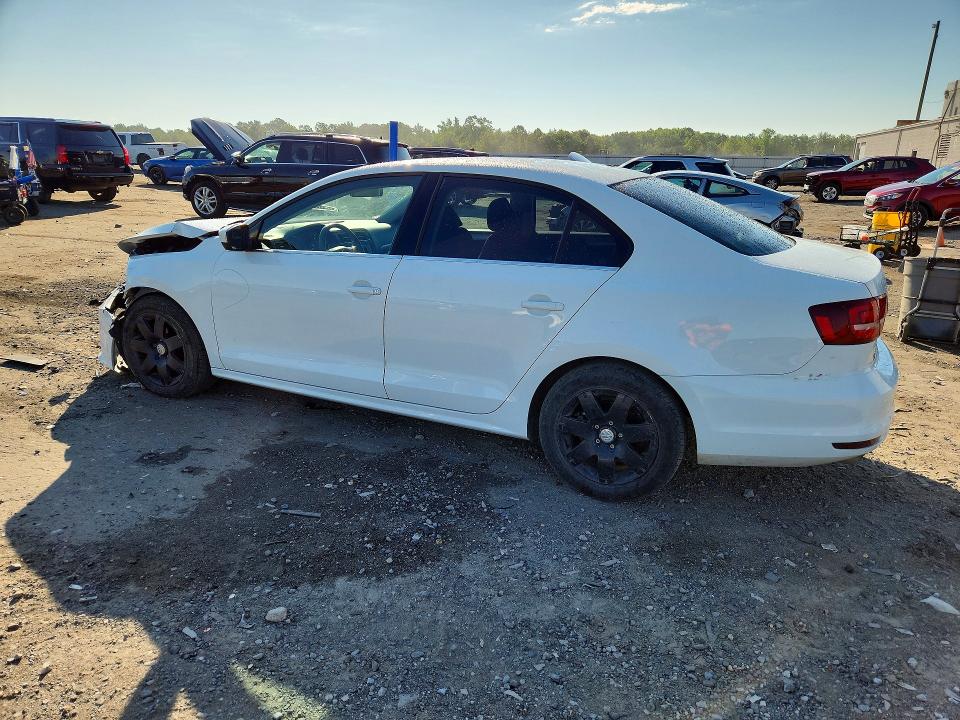 57811136 :رقم المزاد ، 3VW2B7AJ4HM306952 vin ، 2017 Volkswagen Jetta مزاد بيع