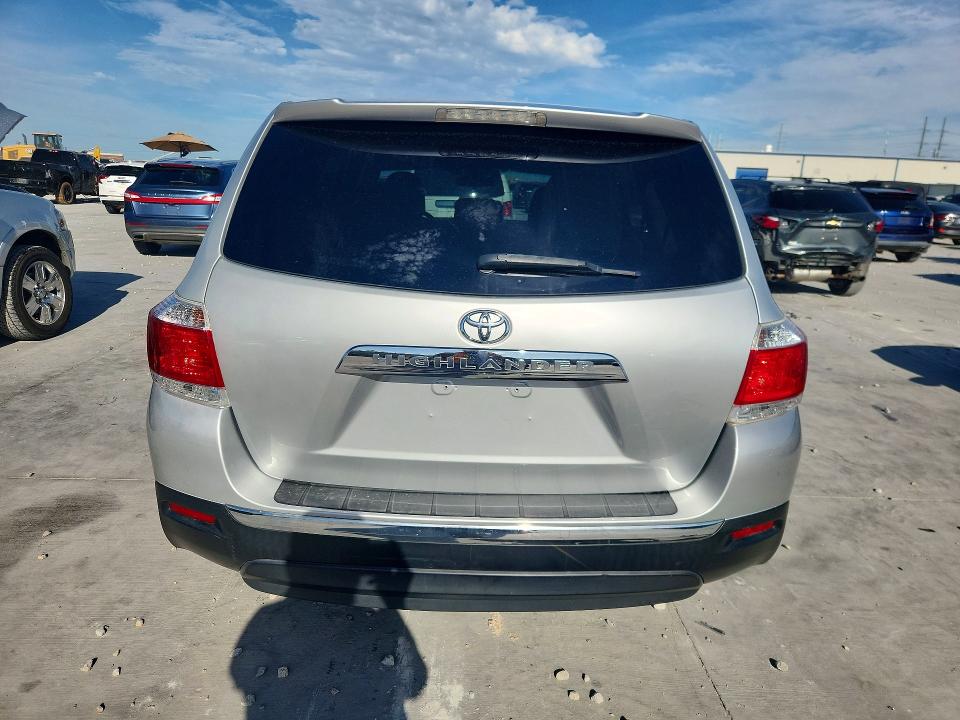 57176556 :رقم المزاد ، 5TDZK3EH9DS108797 vin ، 2013 Toyota Highlander مزاد بيع