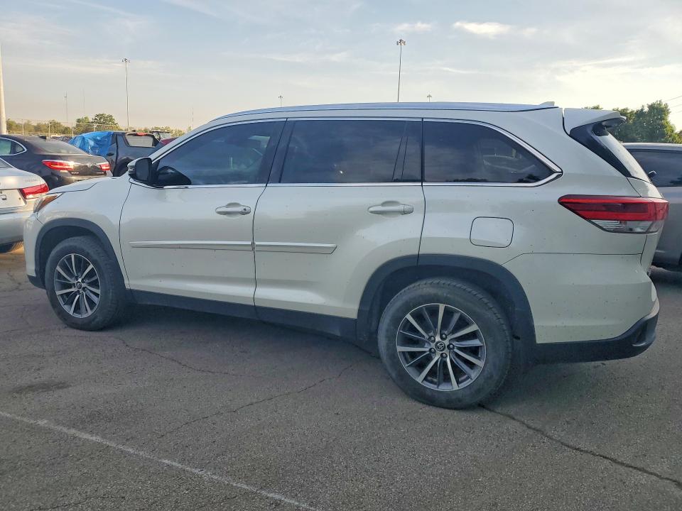 2019 Toyota Highlander მანქანა იყიდება აუქციონზე, vin: 5TDJZRFH3KS582736, აუქციონის ნომერი: 56459146