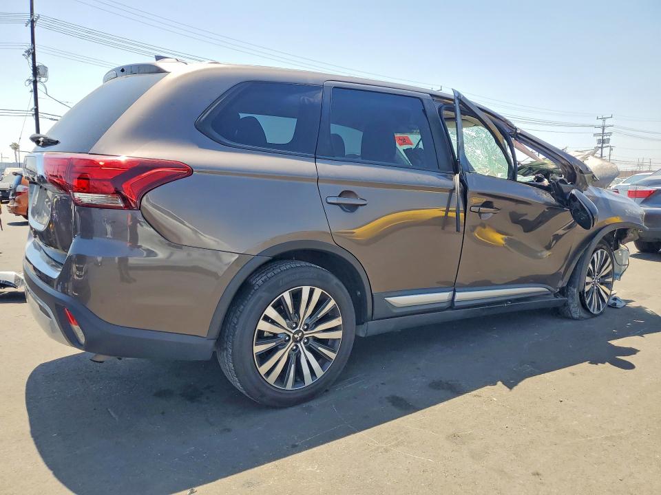 Продажа на аукционе авто 2020 Mitsubishi Outlander, vin: JA4AD2A34LZ014345, номер лота: 55903526