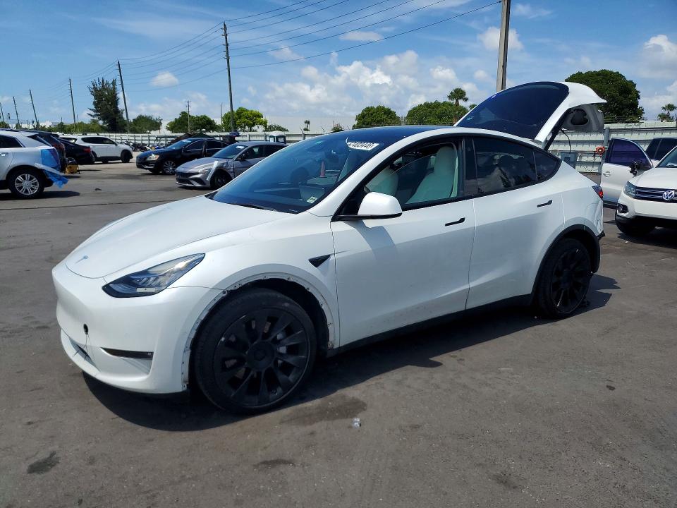 Продажа на аукционе авто 2022 Tesla Model Y, vin: 7SAYGAEE8NF390270, номер лота: 57403446