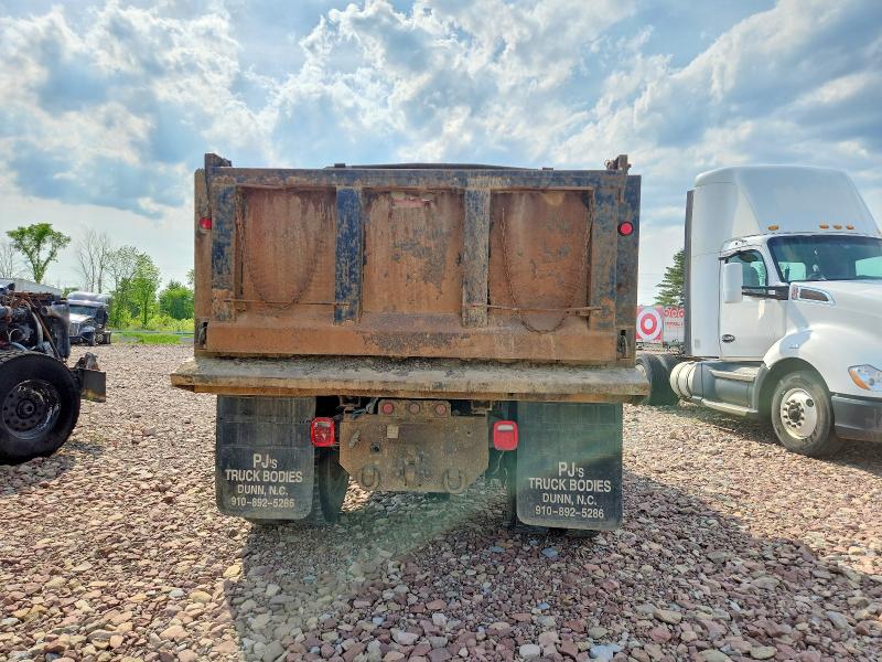 55749636 :رقم المزاد ، 1FUBBTAK92HJ77776 vin ، 2002 Freightliner F70 مزاد بيع