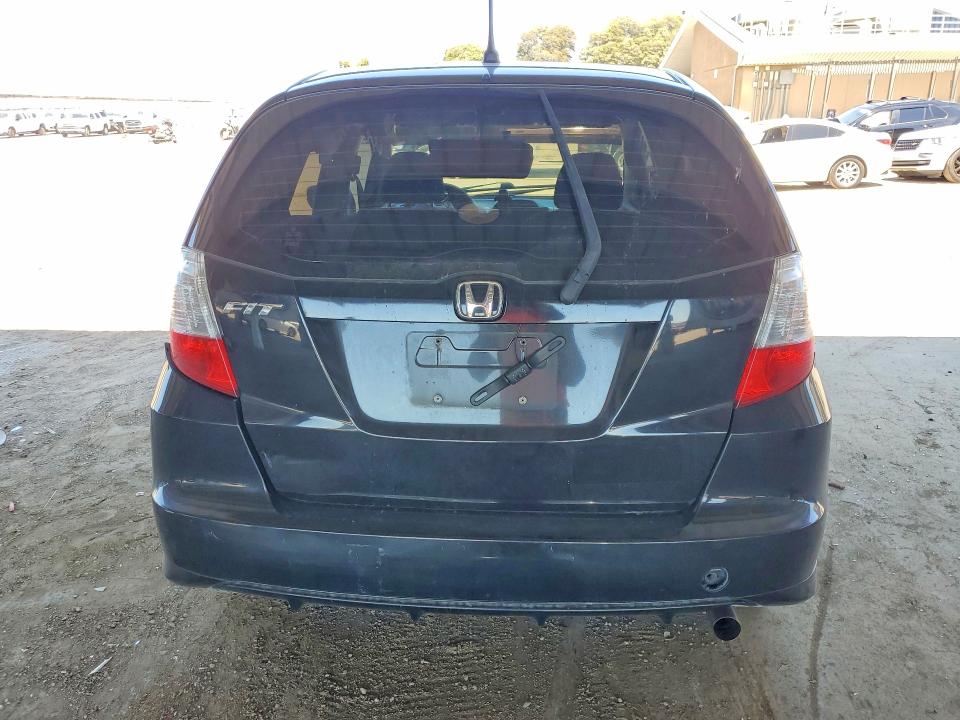 57360726 :رقم المزاد ، JHMGE8H37DC056338 vin ، 2013 Honda Fit مزاد بيع