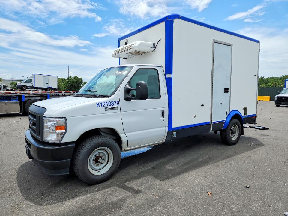 55573896 :رقم المزاد ، 1FDWE3FKXPDD14758 vin ، 2023 Ford E350 مزاد بيع