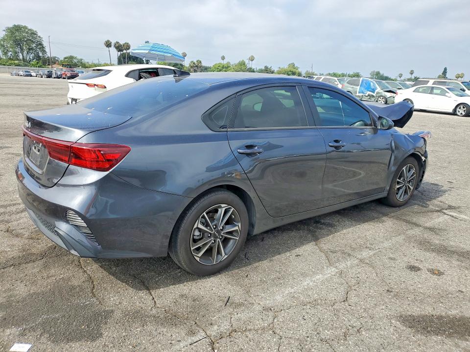 58594476 :رقم المزاد ، 3KPF24AD9PE678535 vin ، 2023 Kia Forte مزاد بيع