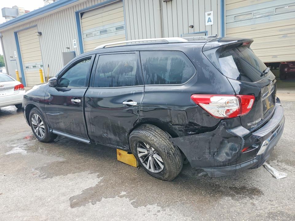 56791776 :رقم المزاد ، 5N1DR2MM1HC907233 vin ، 2017 Nissan Pathfinder مزاد بيع