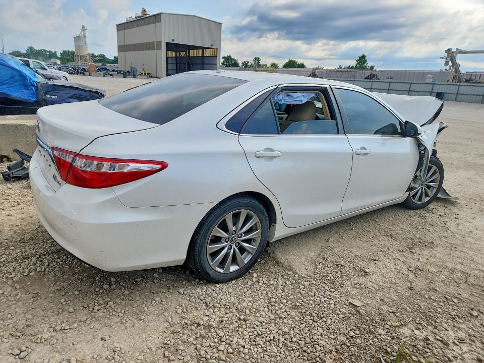2015 Toyota Camry Hybrid მანქანა იყიდება აუქციონზე, vin: 4T1BD1FKXFU153896, აუქციონის ნომერი: 55817636