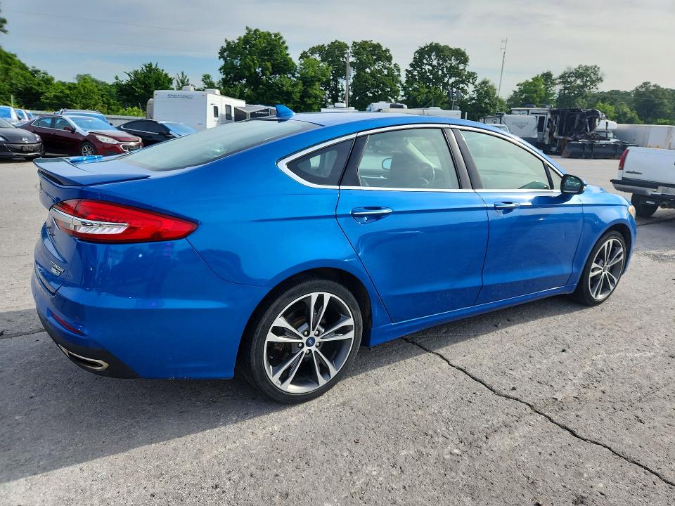 55729396 :رقم المزاد ، 3FA6P0D95LR138092 vin ، 2020 Ford Fusion مزاد بيع