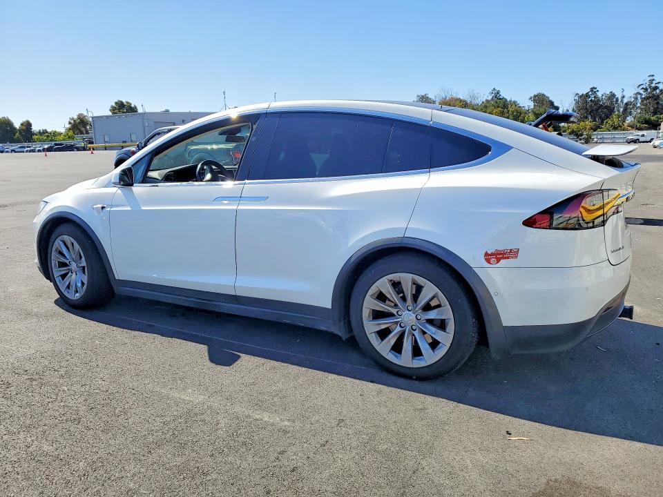 Продажа на аукционе авто 2017 Tesla Model X, vin: 5YJXCBE2XHF035119, номер лота: 58469986