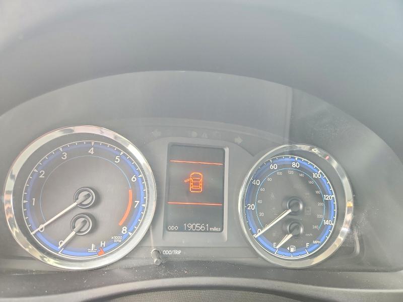 57524606 :رقم المزاد ، 5YFBURHE4JP814869 vin ، 2018 Toyota Corolla مزاد بيع