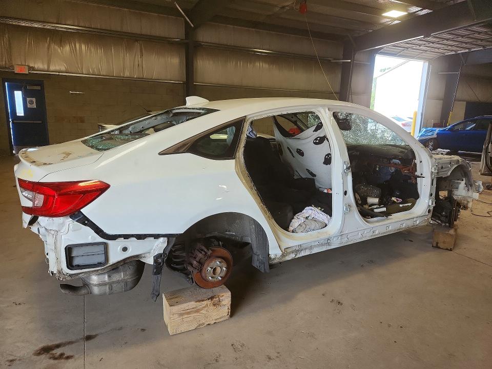 Продажа на аукционе авто 2018 Honda Accord, vin: 1HGCV1F30JA170605, номер лота: 57154176