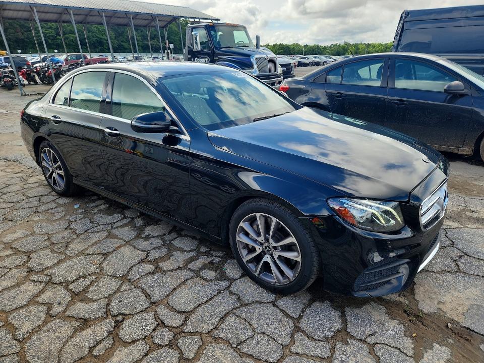 58127296 :رقم المزاد ، W1KZF6JB0LA802237 vin ، 2020 Mercedes-benz E مزاد بيع