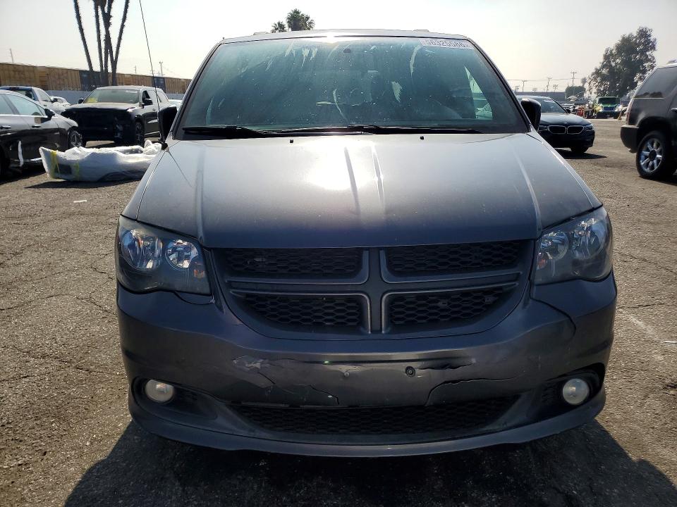 56325586 :رقم المزاد ، 2C4RDGEG9HR799630 vin ، 2017 Dodge Grand Caravan مزاد بيع