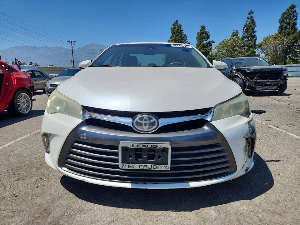 56448226 :رقم المزاد ، 4T1BF1FK8FU874535 vin ، 2015 Toyota Camry مزاد بيع